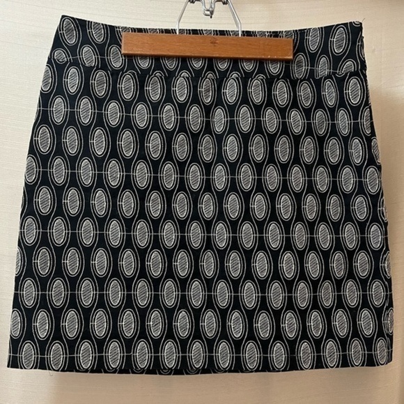 ⚫️ BOGO Ann Taylor loft women’s mini skirt black and white embroidered side 6 - Picture 1 of 7